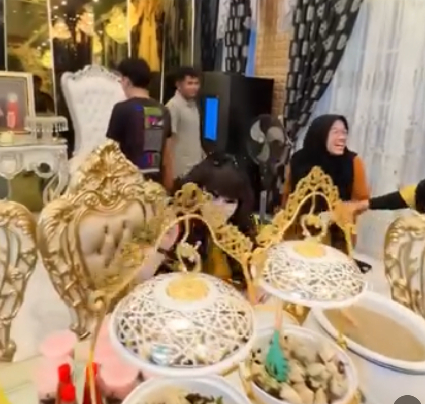 9 Potret ruang makan bos skincare Mami Sultan penuh perabotan nuansa emas, mejanya seharga Rp 200 juta