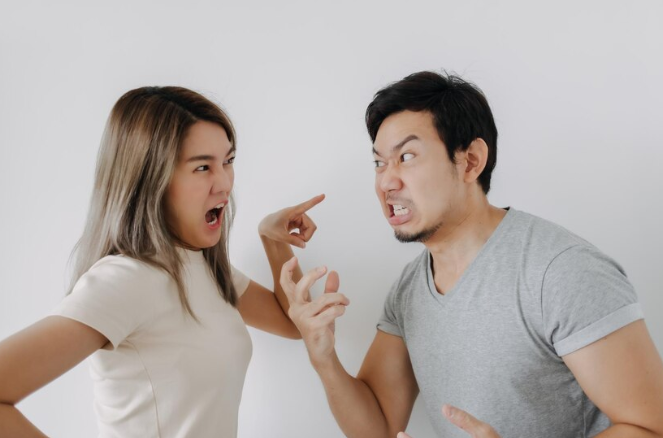 100 Kata-kata sindiran kena mental, menohok bikin orang sadar akan kesalahan