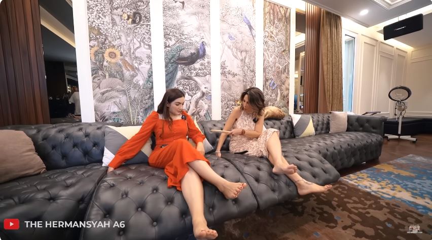 Jadi tersangka korupsi timah, 9 potret ruang santai Helena Lim crazy rich PIK luas ada salon pribadi