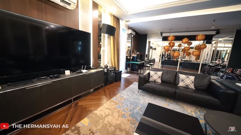 Jadi tersangka korupsi timah, 9 potret ruang santai Helena Lim crazy rich PIK luas ada salon pribadi