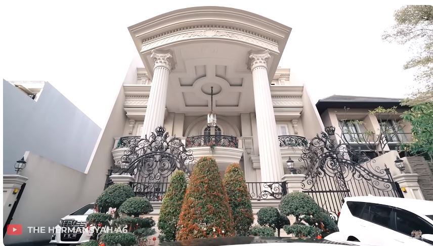 Jadi tersangka korupsi timah, 9 potret ruang santai Helena Lim crazy rich PIK luas ada salon pribadi