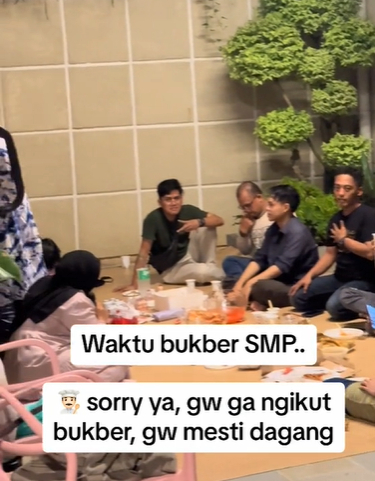 Pria ini diajak bukber nggak bisa karena harus dagang, aksi tak terduga teman-temannya bikin haru