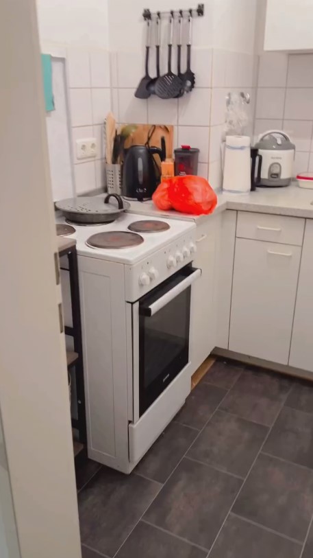 Sering buat live Instagram, 8 potret dapur rumah baru Bunda Corla di Jerman ini mungil tapi nyaman