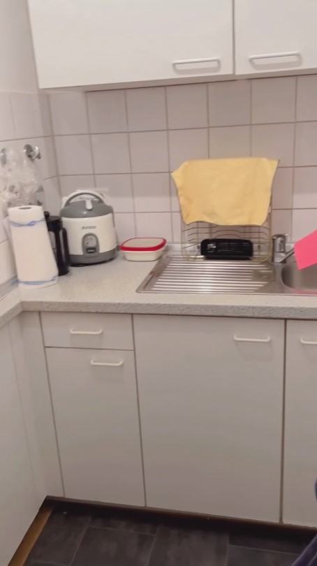 Sering buat live Instagram, 8 potret dapur rumah baru Bunda Corla di Jerman ini mungil tapi nyaman