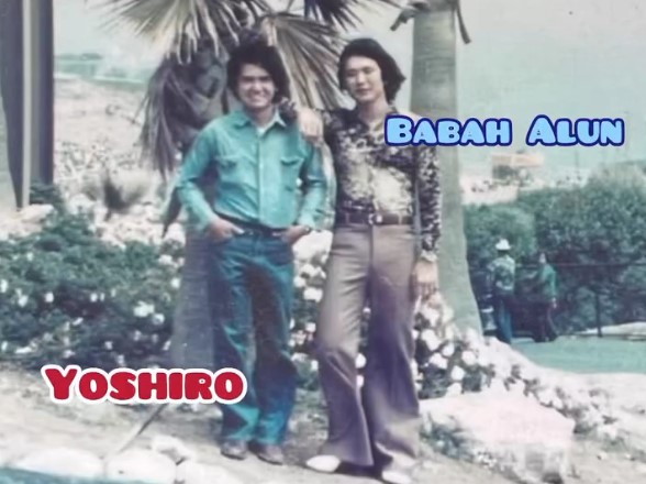 Tajir melintir bergaya sederhana, ini 5 potret lawas Jusuf Hamka yang sempat tinggal di rumah panggung