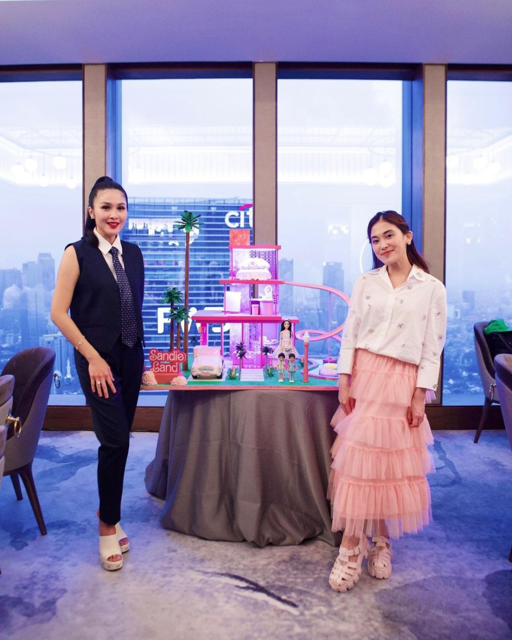 9 Momen Sandra Dewi bahagia dikado mobil mewah saat ultah tahun lalu, kini mobil itu disita Kejagung