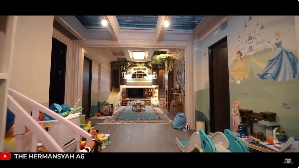 Ada playground bak di Disneyland, begini 11 potret kamar Arsy anak Ashanty dan Anang Hermansyah