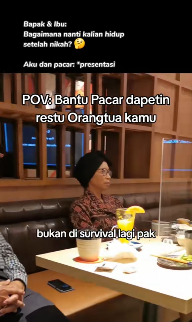 Effortnya di luar dugaan, pria lamar kekasih dengan presentasi ini atmosfernya bak sidang akhir