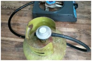 Bukan diselipi karet ban bekas, ini trik atasi tabung gas bocor pakai tambahan 1 alat sederhana