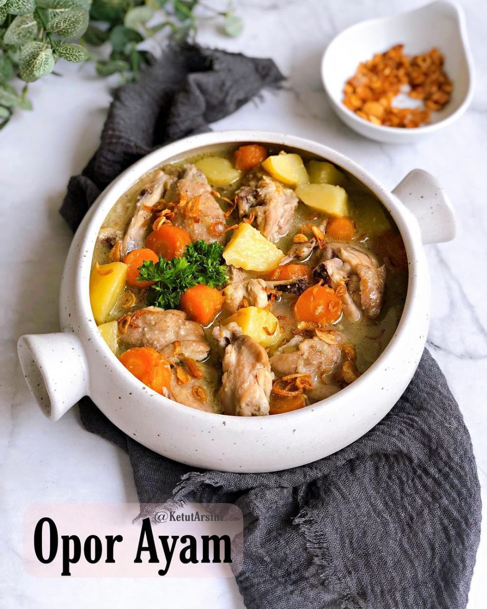 25 Resep opor ayam menu andalan Lebaran, enak, gurih, simpel, dan menggugah selera