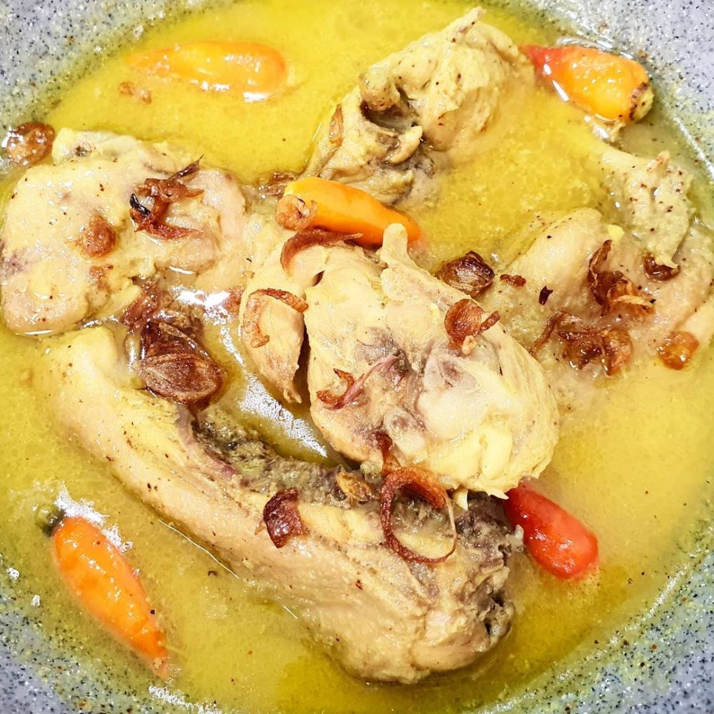 25 Resep opor ayam menu andalan Lebaran, enak, gurih, simpel, dan menggugah selera