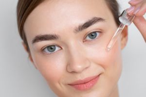 10 Rekomendasi skincare mengandung hyaluronic acid harga di bawah Rp 100 ribu, kulit jadi lembap