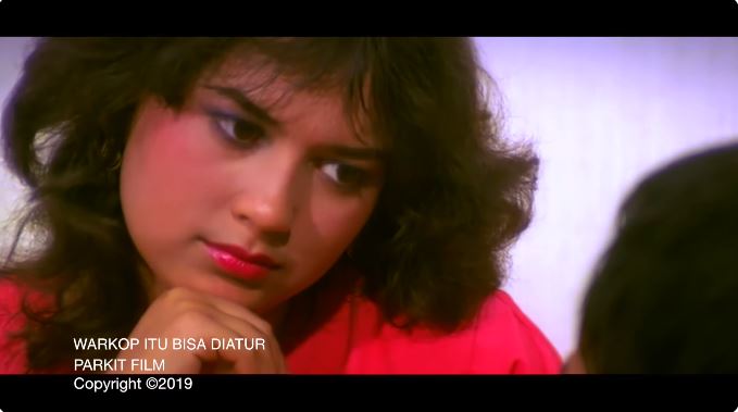 Kasir di film Warkop DKI 'Gantian Dong' ini awet muda di usia 56 tahun, begini 11 potret terbarunya