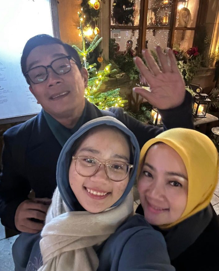 Sempat diajak diskusi soal keputusan sang putri lepas hijab, Atalia akui kaget dengan postingan Zara