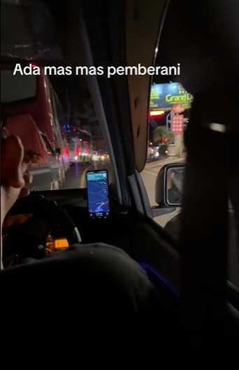 Geram dengan orang lawan arah saat mudik Lebaran, aksi pria ini di luar dugaan dan tuai pujian