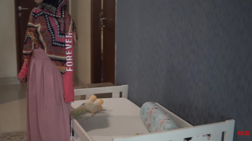 9 Potret kamar anak Narji ini desainnya compact, kasur tingkatnya ditaksir Rp 25 juta