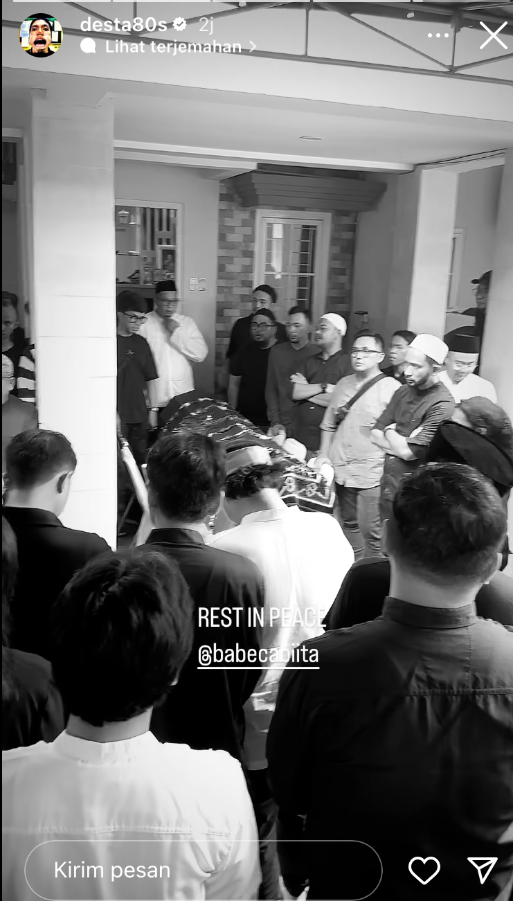 12 Momen haru pemakaman Babe Cabita di TPU Cirendeu, dikelilingi banyak sahabat komika Tanah Air