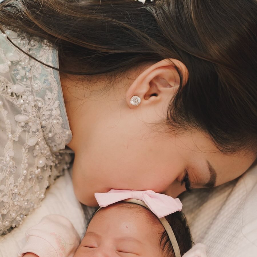 Raffi Ahmad dan Nagita Slavina disebut adopsi bayi Lily, intip 9 momen kebersamaannya yang mengharukan