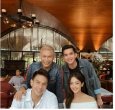 Dapat restu dari paman, 9 momen bahagia Jonathan Frizzy rayakan ultah ke-42 bareng Ririn Dwi Ariyanti