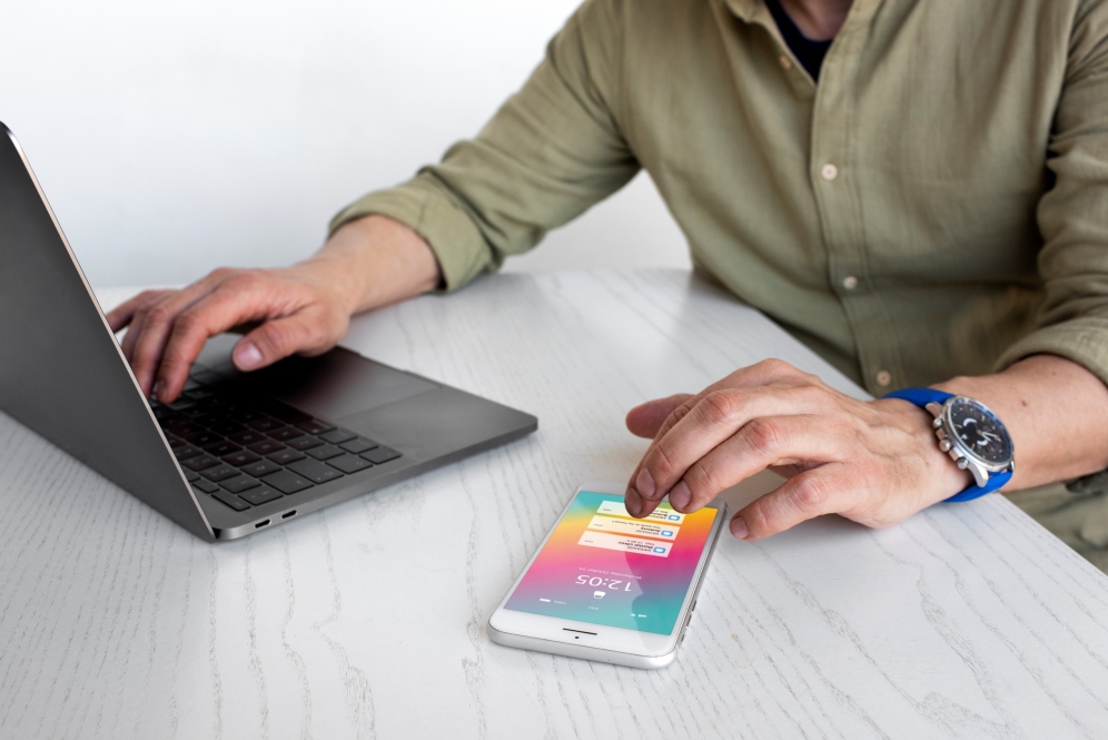Cara menghubungkan iPhone ke Mac dengan atau tanpa kabel, mudah dan anti ribet
