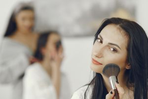 10 Rekomendasi makeup Inez untuk kondangan harga di bawah Rp 100 ribu, hasil riasan bikin pangling