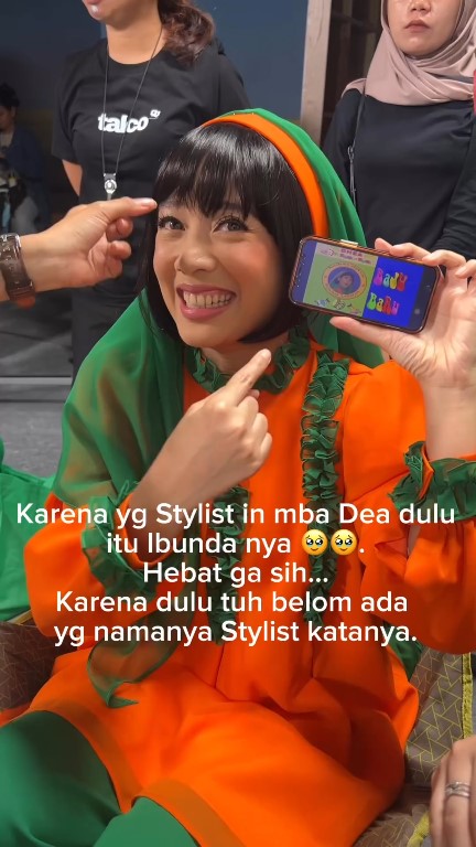 Disangka video lama, 9 potret Dea Ananda recreate lagu 'Baju Baru' ala 90-an ini bikin takjub