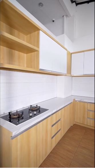 Penataannya bak berbelanja di swalayan, 9 potret dapur kotor rumah baru Tasyi Athasyia ini estetik