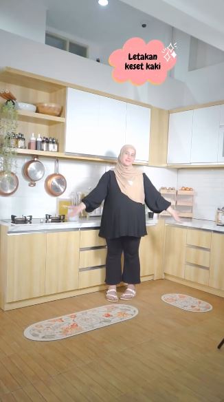 Penataannya bak berbelanja di swalayan, 9 potret dapur kotor rumah baru Tasyi Athasyia ini estetik