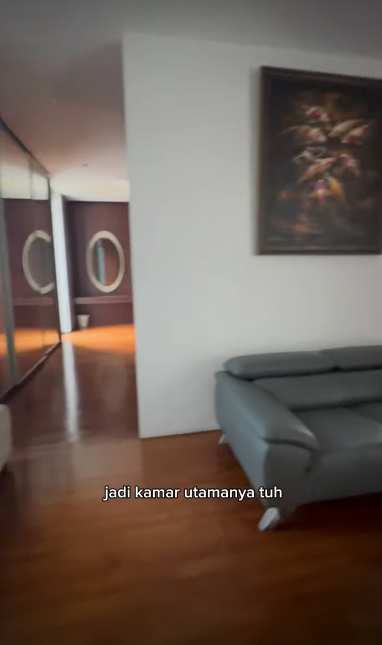 Punya 2 rumah mewah di umur 27 tahun, 9 potret kamar bos skincare Valencia Nathania ada living room