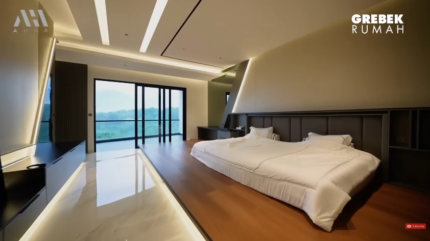 Potret 11 kamar pesinetron Tanah Air, punya Glenca Chysara pintunya canggih pakai finger print