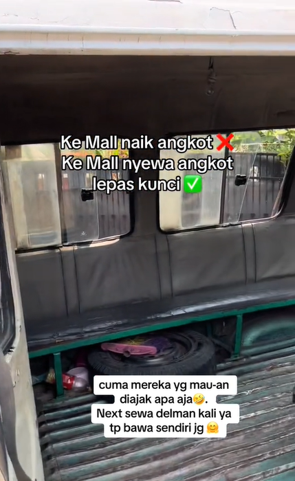 Bukannya pakai mobil mewah untuk pergi ke mal, aksi ibu-ibu ini kreatif abis