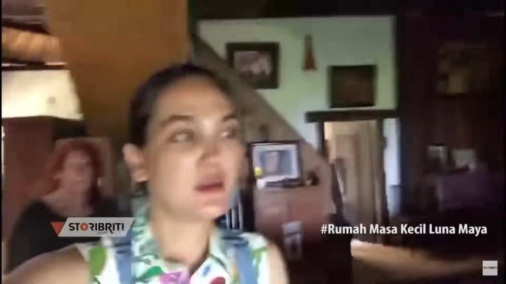 Kini huniannya mewah, 9 potret rumah masa kecil Luna Maya ini berdinding batako tapi nyaman bak vila