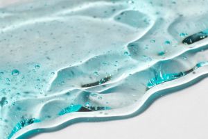 10 Rekomendasi moisturizer gel harga di bawah Rp 50 ribu, beri sensasi dingin
