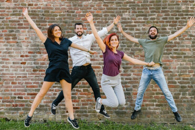 100 Kata-kata deskripsi grup WA alumni keren, bikin angkatan tambah kompak