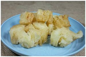 Tanpa digoreng dua kali, ini trik mudah bikin singkong goreng semakin renyah dan merekah sempurna