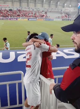 Dampingi Arhan di Piala Asia U-23, 9 momen Azizah Salsha & suami di pinggir lapangan bikin jomblo iri