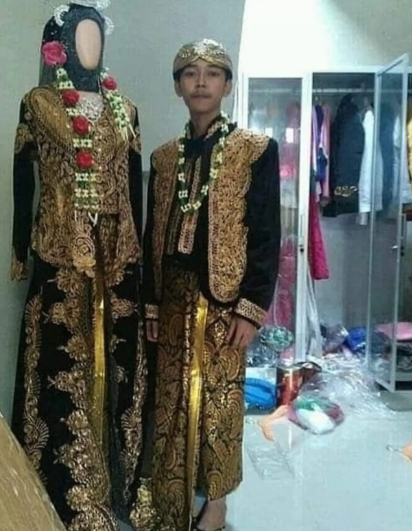 11 Potret kocak jomblo ngebet punya pasangan ini di luar nurul, ngenes abis