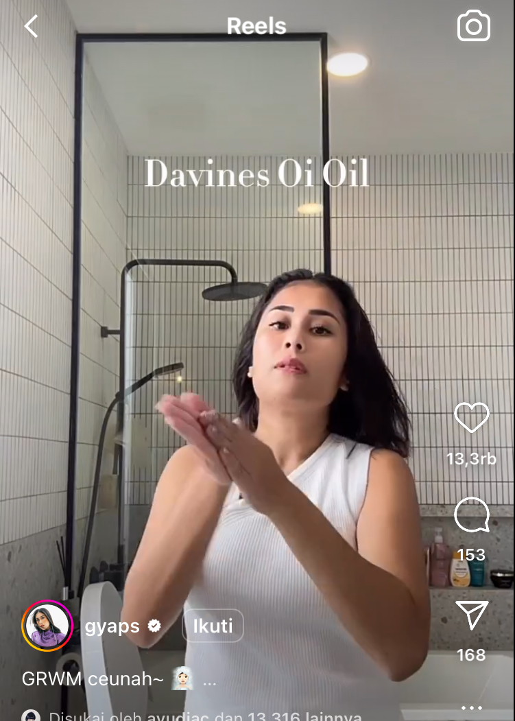 Rumahnya bergaya Scandinavian, 9 potret toilet otomatis Tarra Budiman bisa atur suhu