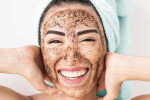 10 Rekomendasi produk eksfoliasi untuk anak SMA harga di bawah Rp 150 ribu, wajah antikusam