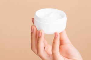 10 Rekomendasi cleansing balm untuk kulit sensitif harga di bawah Rp 150 ribu, nggak bikin iritasi