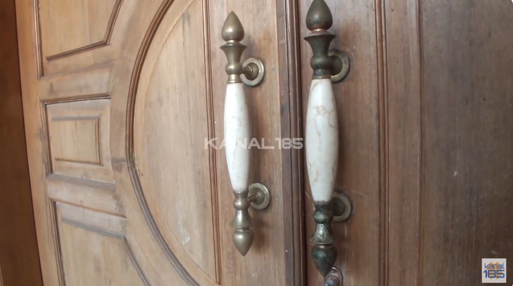 Pakai 3 bahan dapur, ini cara bersihkan gagang pintu berbahan kuningan dekil kusam agar kinclong lagi