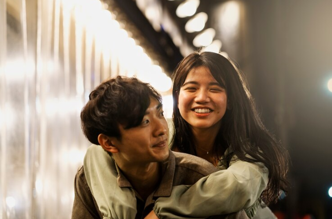 75 Kata-kata Korea romantis tentang cinta, cocok untuk caption Instagram