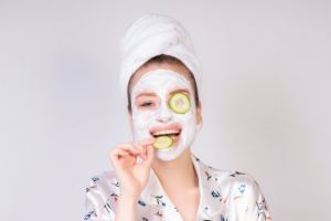 10 Rekomendasi masker wajah untuk anak sekolah harga di bawah Rp 100 ribu, wajah kenyal ternutrisi