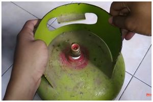 Tak usah diselipi karet ban, ini trik hentikan tabung gas elpiji mendesis cukup pakai 1 alat sederhana