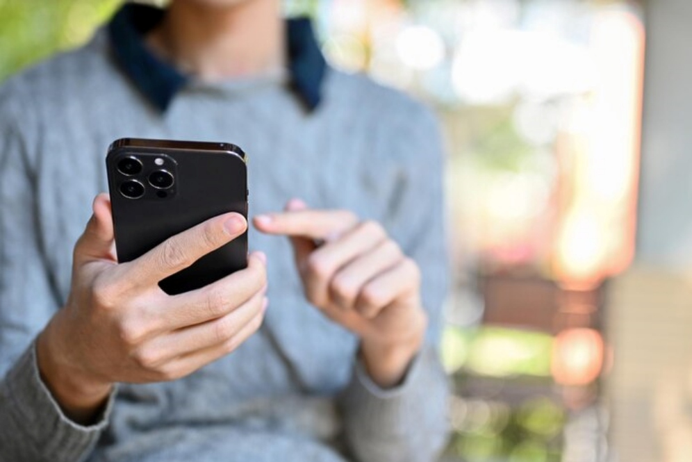 Cara memeriksa penggunaan data iPhone, jadi bisa mengatur rencana pemakaian biar lebih hemat