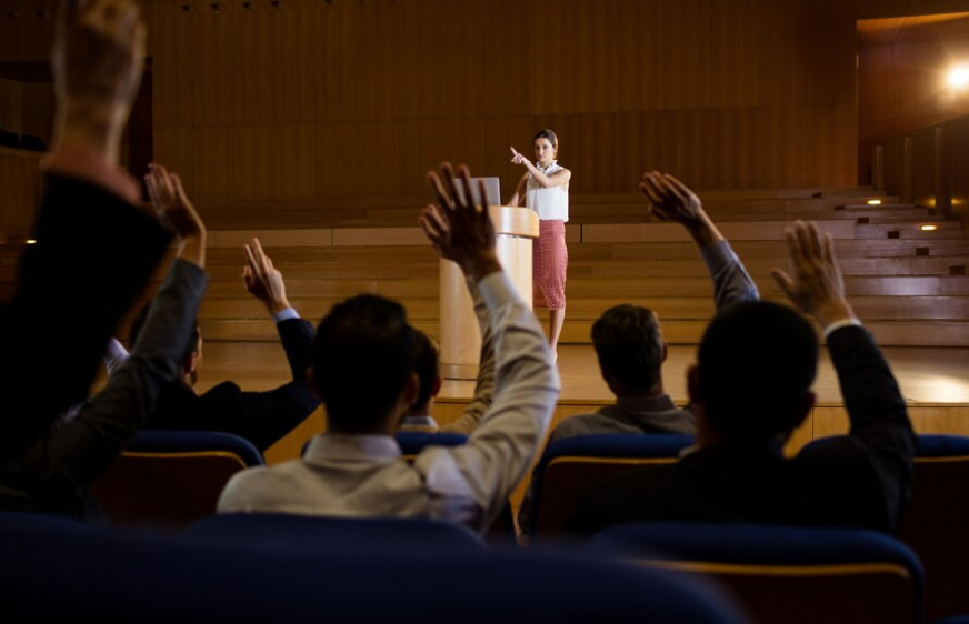 60 Pantun penutup salam untuk acara, singkat tapi berkesan