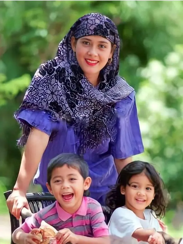 Pemeran Alya di ‘Tertawan Hati’ anak aktris lawas, 11 potretnya dan sang ibu dari kecil hingga kini 