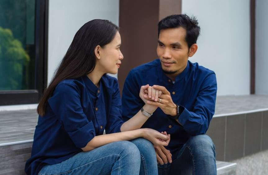 45 Pantun nembak pacar yang romantis dan lucu, bikin PDKT jadi berwarna