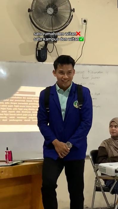 Momen Witan Sulaeman kuliah ditemani istri, romantisnya tak kalah dengan Pratama Arhan & Azizah Salsha