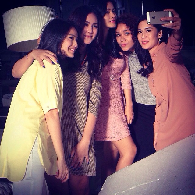 Tetap akrab walau 22 tahun berlalu, intip 9 momen reuni pemain Ada Apa Dengan Cinta? dari masa ke masa